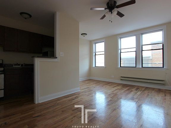 3rd image of 818 W Diversey Pkwy #K1