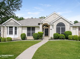1019 Essex Dr, Cedar Hill, TX 75104