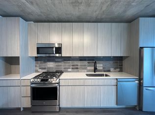 1320 W Randolph St #3, Chicago, IL 60607