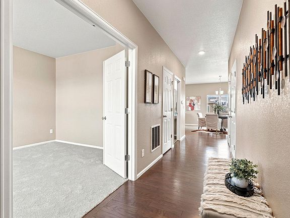 4th image of 1663 Highfield Dr