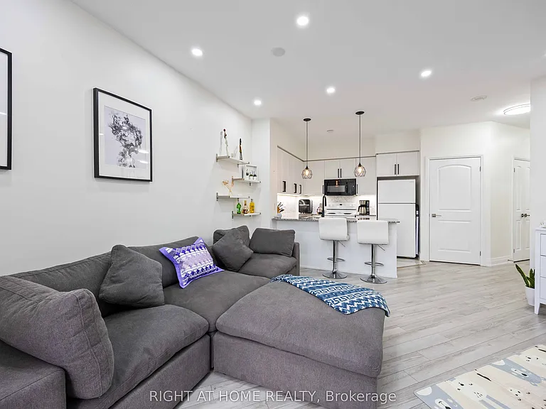 1060 Sheppard Ave W #1521 — Photo 33