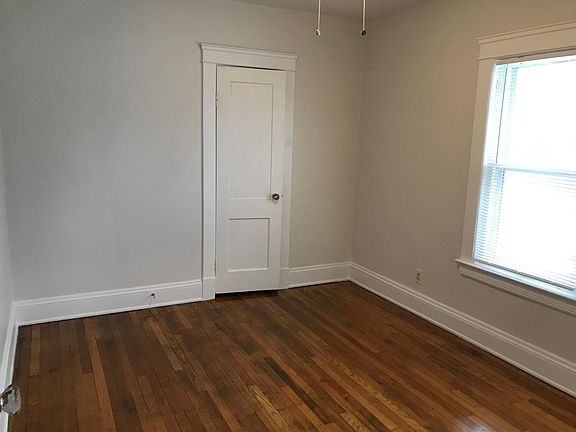 4th image of 1275 Gladys Ave