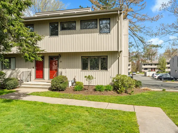 24 Intown Terrace #24, Middletown, CT 06457