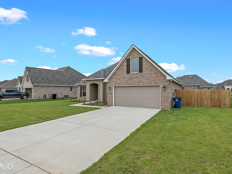 120 Saint Edmunds Way — Photo 6