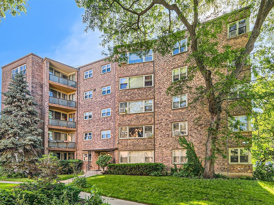 1st image of 2142 W Rosemont Ave APT 1D