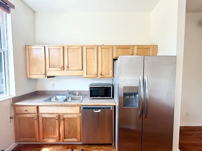 2525 15th St #2B — Photo 5