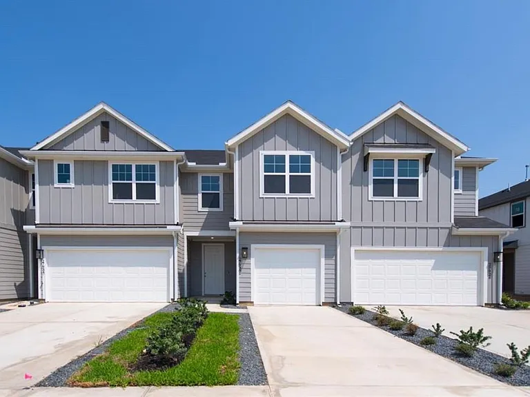 27930 Western Creek Ct — Photo 1