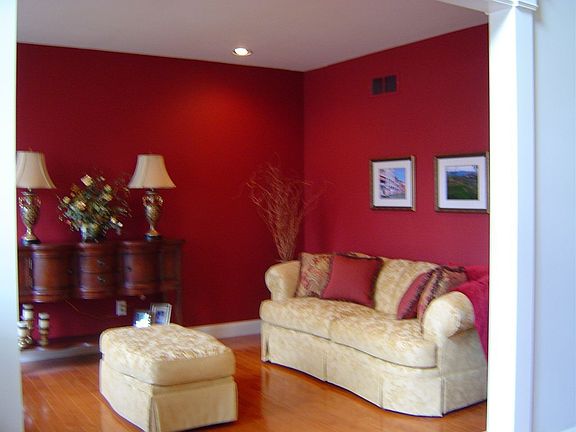 Hardwood flooring and recessed lighting