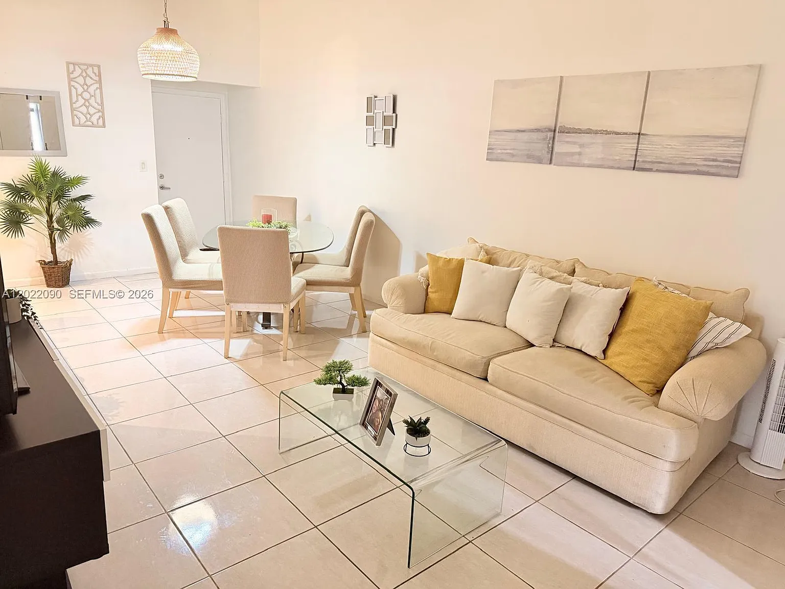 Bleau Fontaine Condo #one — Photo 3