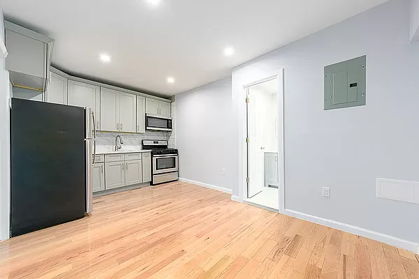 Rented by Avenues Real Estate | media 3