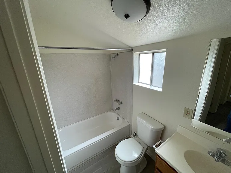 575 El Camino Ave — Photo 6