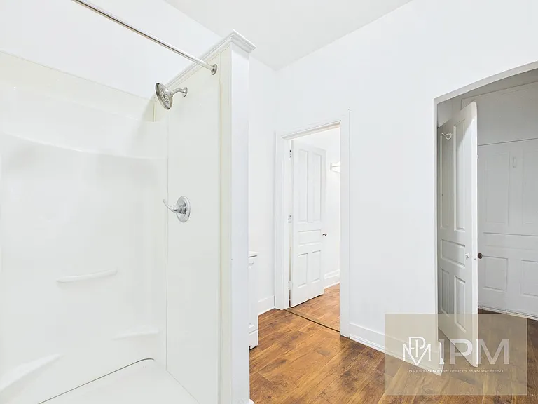 410-412 S George St — Photo 11