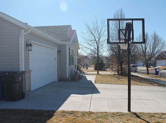 2nd image of 192 W Apple Ave