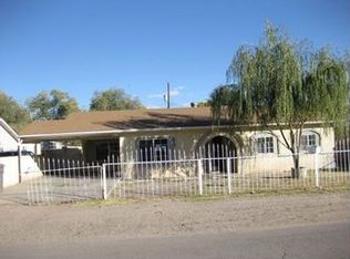 2016 Cordelia St SW, Albuquerque, NM 87105