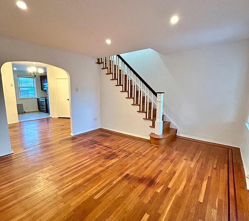 2nd image of 7137 Gillespie St