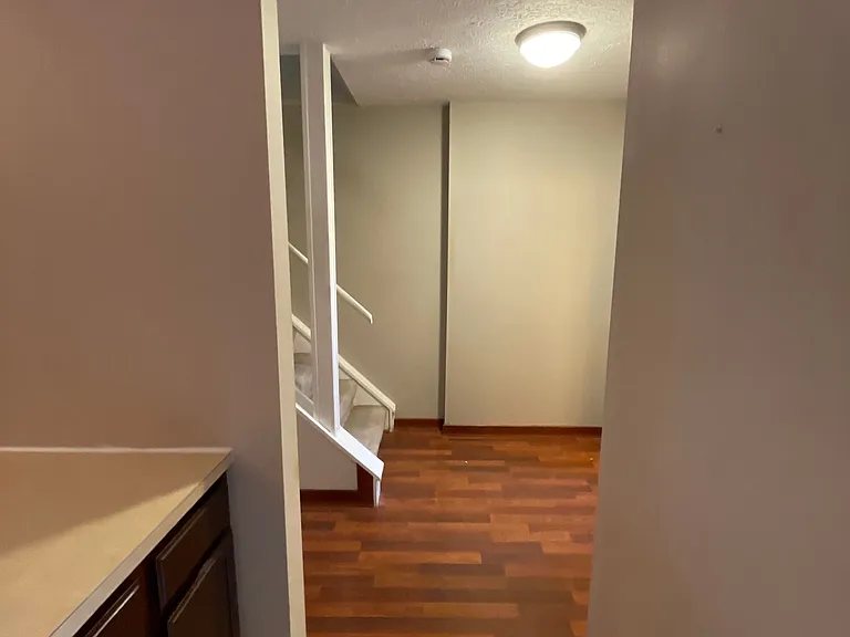 210 Woodhaven Dr — Photo 3