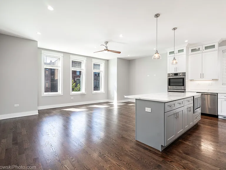 Living/dining/kitchen