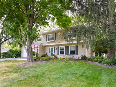 2S330 Arrowhead Dr, Wheaton, IL, 60189