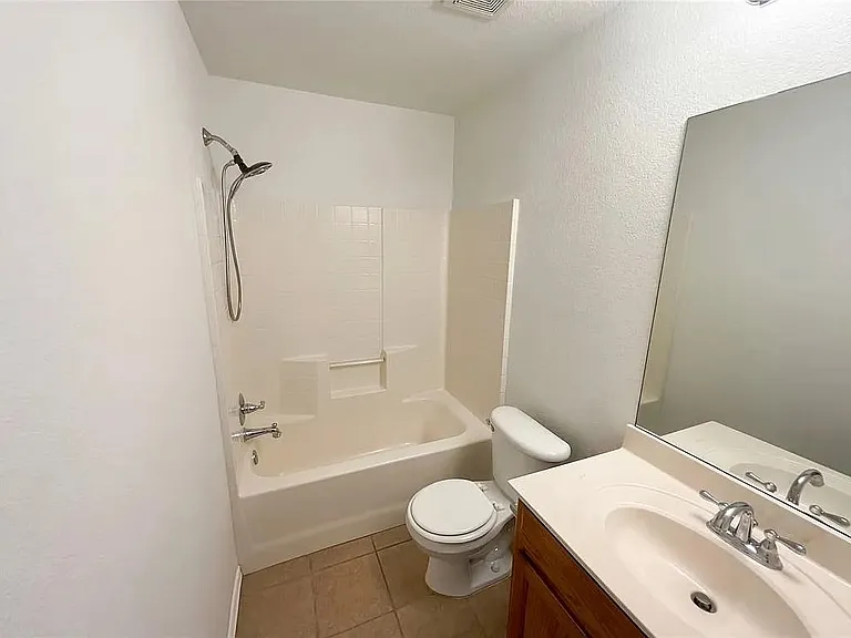 503 Woods Dr — Photo 9