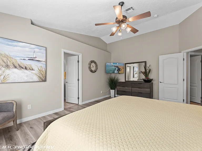 241 Palmer Ln — Photo 9