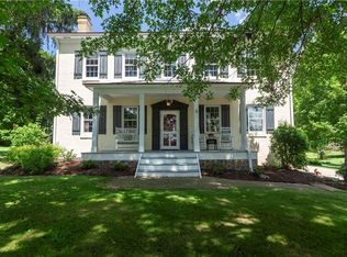 76 Crescent Dr, Clinton, PA 15026