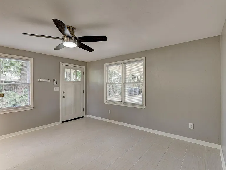 429 NW 29th St #A — Photo 10