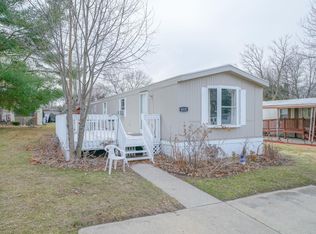 611 E Wood Ln, Belvidere, IL 61008