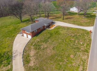 1718 Seven Mile Ferry Rd, Clarksville, TN