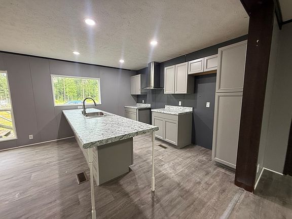 3rd image of 19 Willow Dr