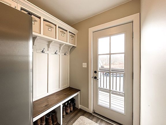 Mudroom/Side Entry