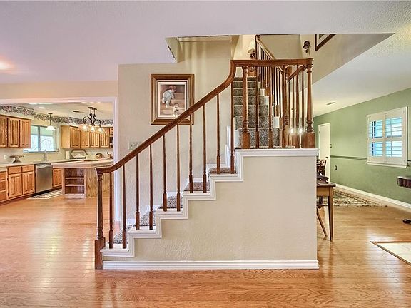4th image of 3008 E Palm Valley Blvd