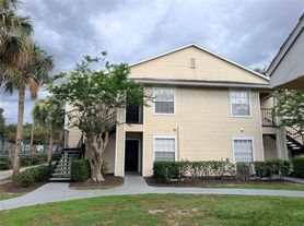 1049 S Hiawassee Rd, Orlando, FL