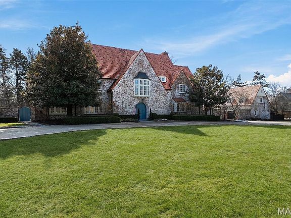 2nd image of 8 Ridgewood St