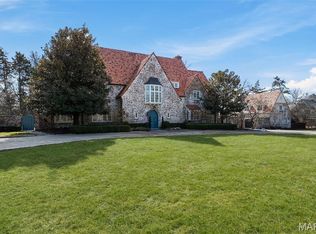 8 Ridgewood St, Saint Louis, MO 63124