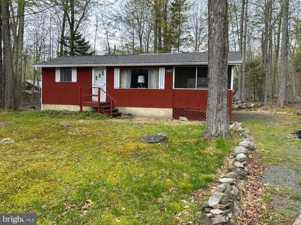 5145 Cresco Dr, Pocono Lake, PA 18347