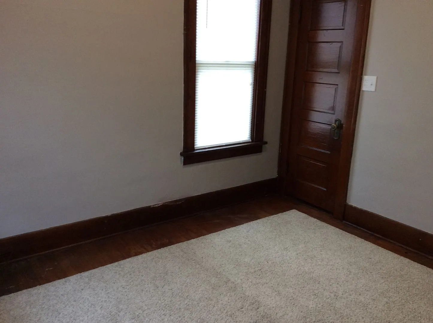 213 2nd Ave E — Photo 2