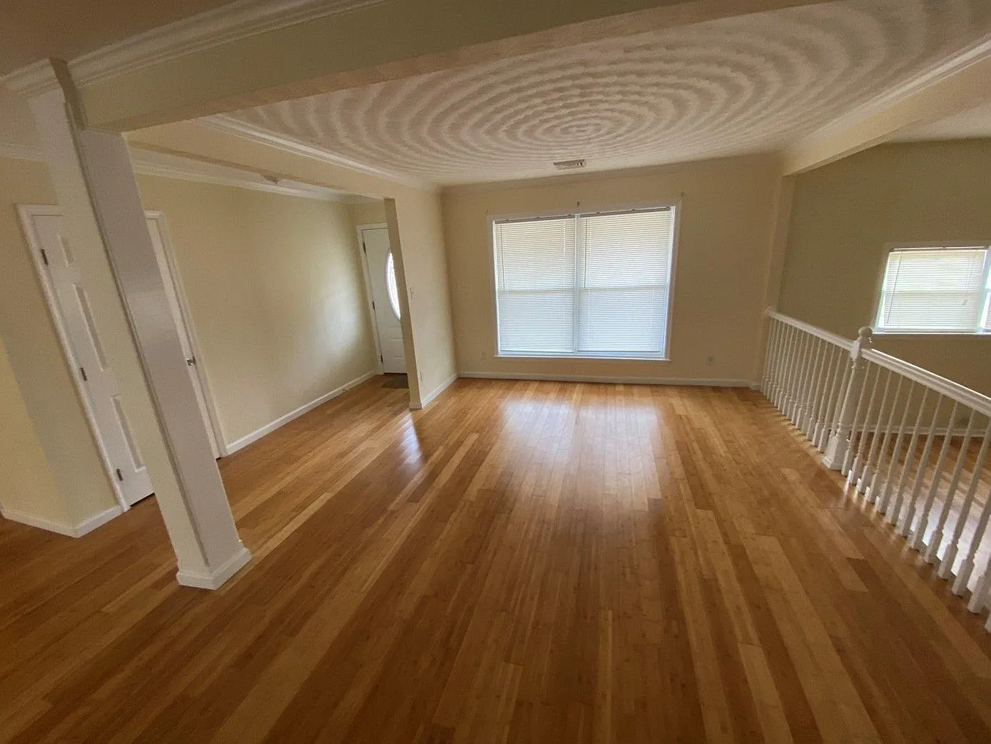 3 bed, 2.0 bath, 1537 sqft, $2,100 — Photo 4