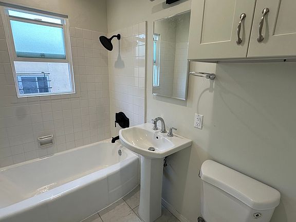 5th image of 3322-3328 Nile St #3322