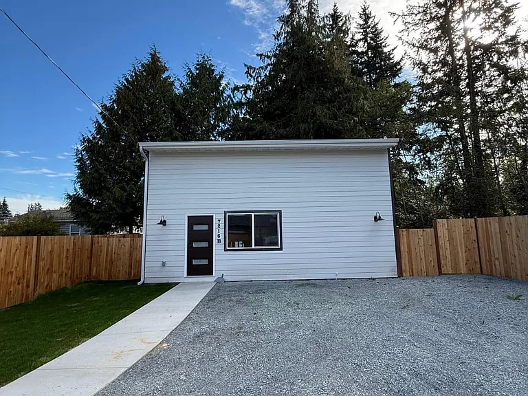 7216 Beverly Ln #B — Photo 1