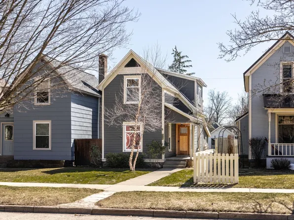 625 W 9th St, Traverse City, MI 49684