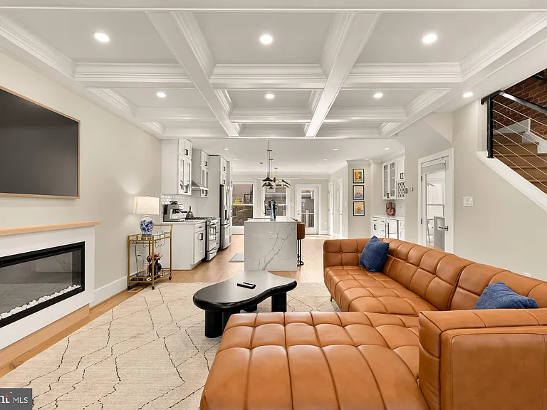 432 Emerson St NW — Photo 7