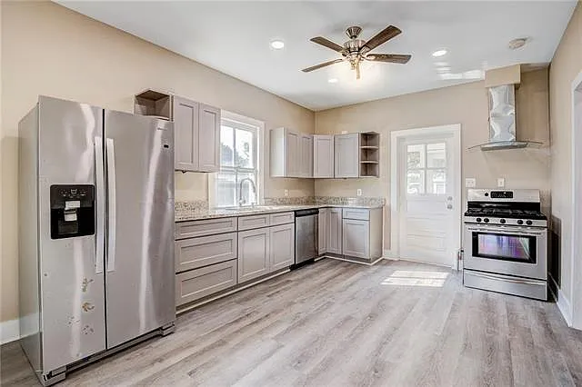 2 bed, 1.0 bath, 742 sqft, $1,350 — Photo 4