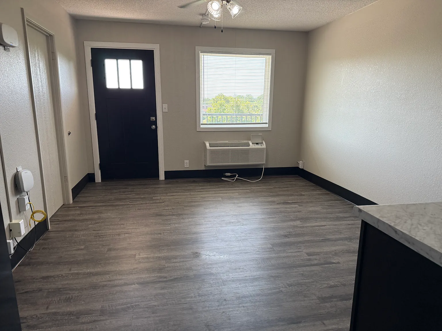 Studio, 192 sqft, $850 — Photo 2
