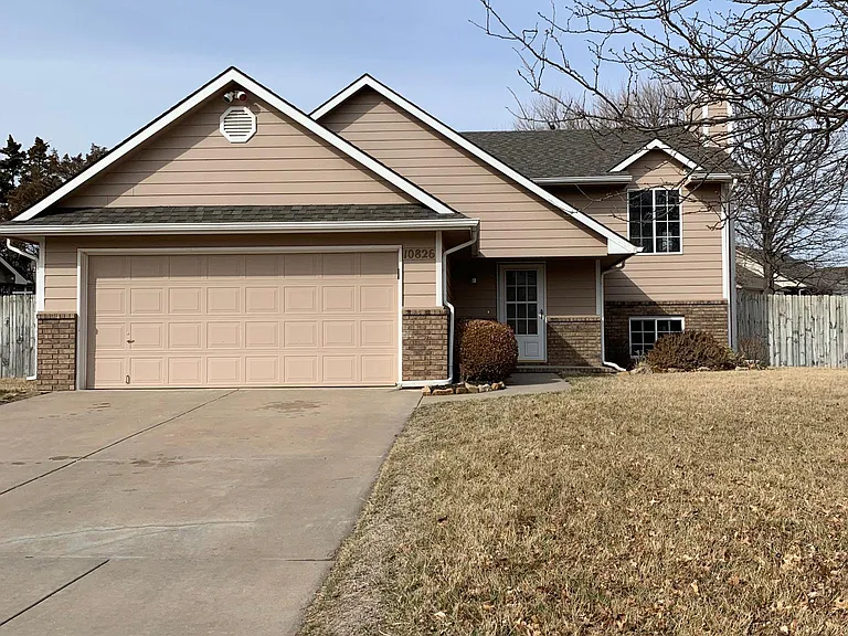 10826 W Ryan St — Photo 1