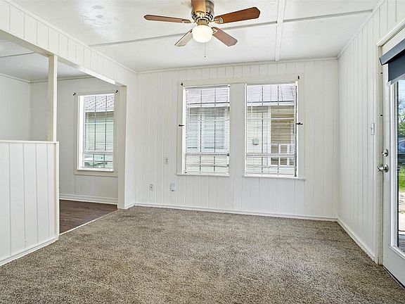 4th image of 506 Bluebonnet St