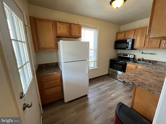 5th image of 116 S Front St APT 3