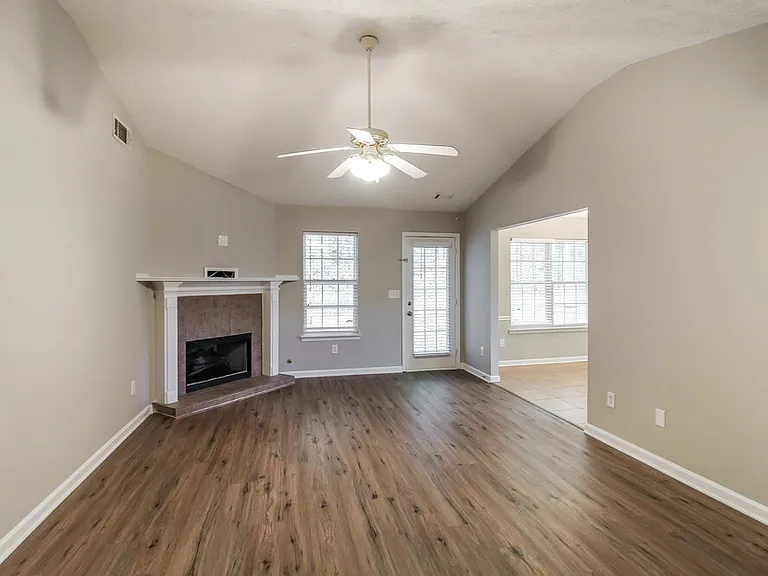 4302 Marci St — Photo 3