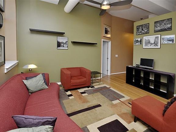 2nd image of 2700 Ashland Ave Unit 44