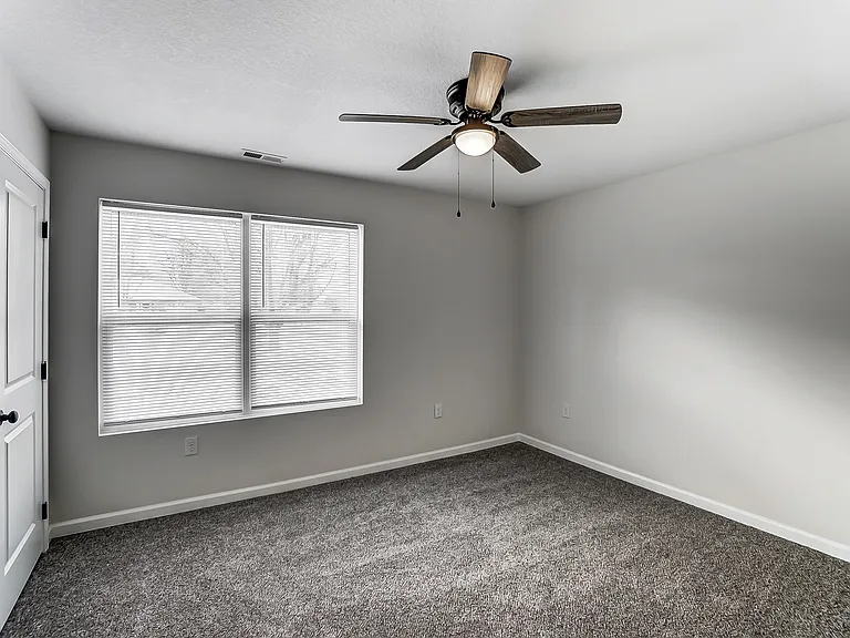 1432 W Elm St — Photo 7