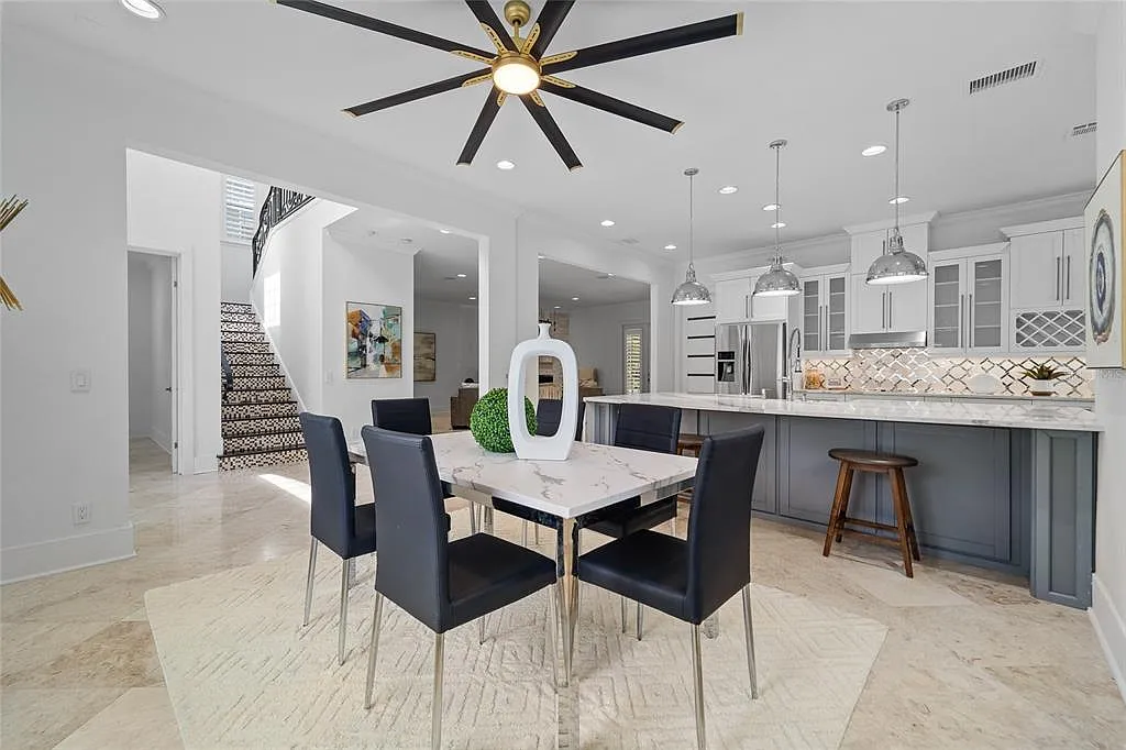 4 bed, 3.5 bath, 3312 sqft, $7,150 — Photo 4